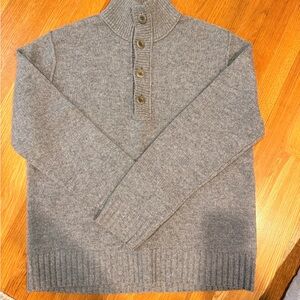 Men’s banana republic Gray Sweater with Button Collar